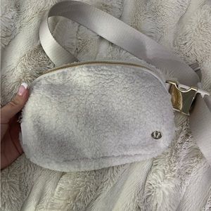 Lulu lemon fleece 1L belt bag